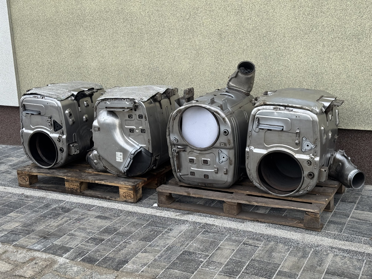 DAF XF 106 XG CF Efficient catalytic converters - Silenciador/ Sistema de escape para Camión: foto 3 DAF XF 106 XG CF Efficient catalytic converters - Silenciador/ Sistema de escape para Camión: foto 3