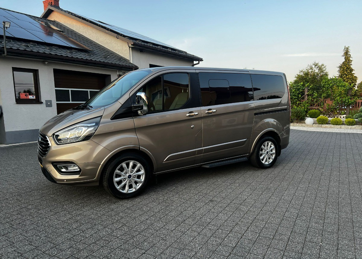 Ford Tourneo Custom Ford Turneo Tytanium X Sprowadzony Zarejstrowany - Minibús, Furgoneta de pasajeros: foto 2 Ford Tourneo Custom Ford Turneo Tytanium X Sprowadzony Zarejstrowany - Minibús, Furgoneta de pasajeros: foto 2