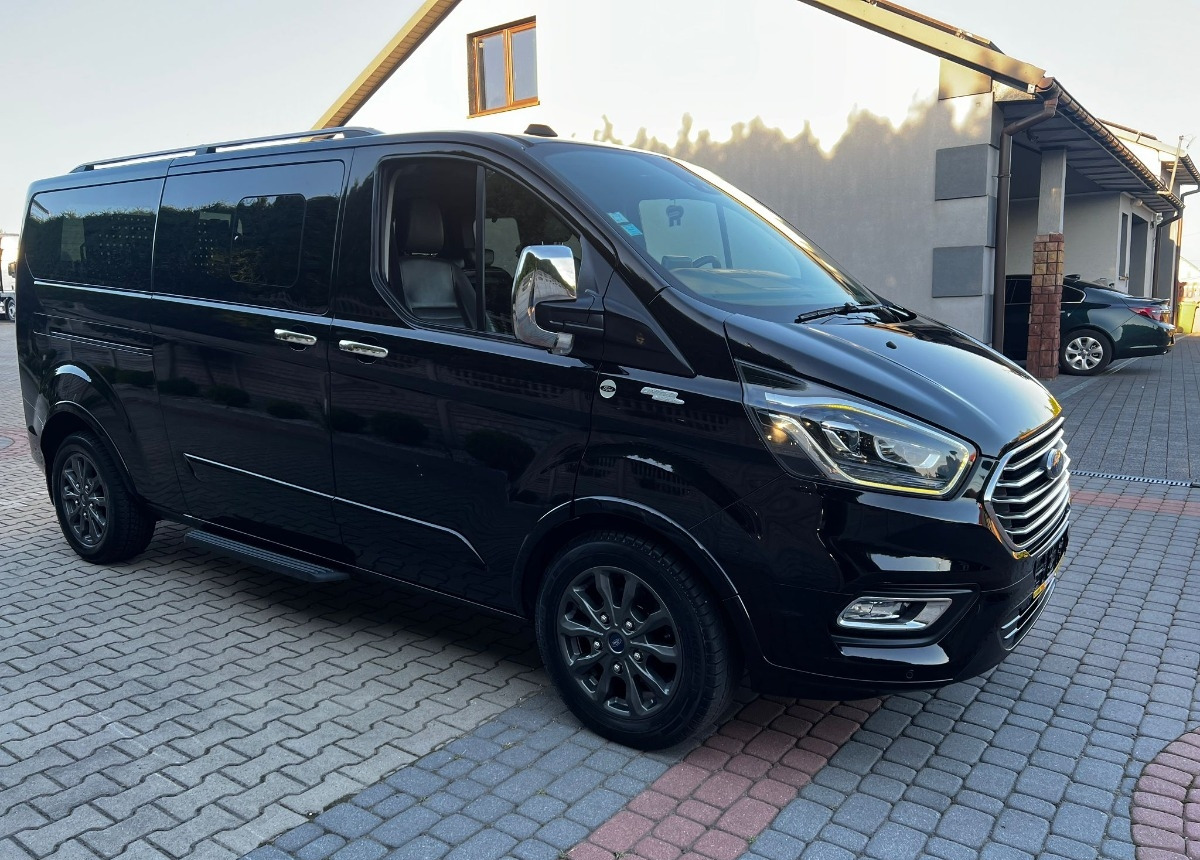 Ford Tourneo Custom Turneo Tytanium X specjalistyczny dla Inwalidów - Minibús, Furgoneta de pasajeros: foto 3 Ford Tourneo Custom Turneo Tytanium X specjalistyczny dla Inwalidów - Minibús, Furgoneta de pasajeros: foto 3