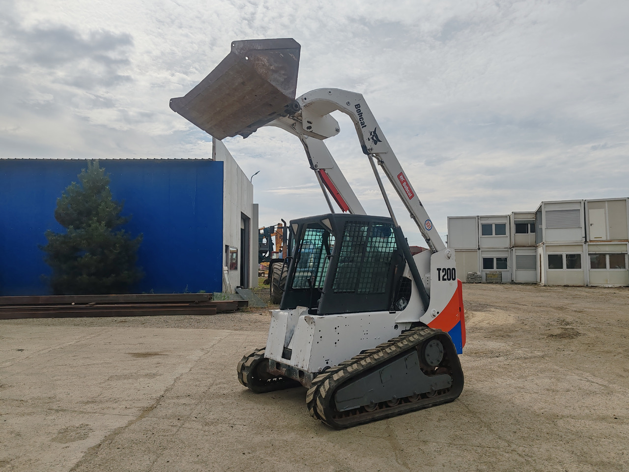 BOBCAT T200 - Minicargadora de cadenas: foto 1 BOBCAT T200 - Minicargadora de cadenas: foto 1