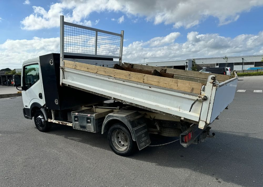 Nissan NT400 - Volquete camión: foto 3 Nissan NT400 - Volquete camión: foto 3