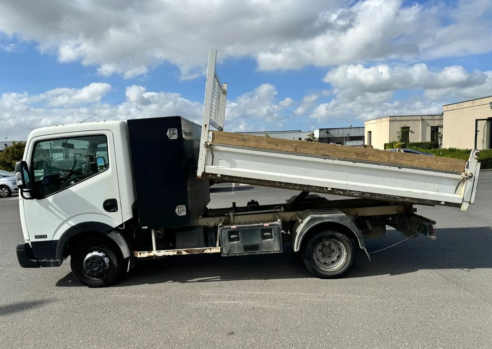 Nissan NT400 - Volquete camión: foto 2 Nissan NT400 - Volquete camión: foto 2