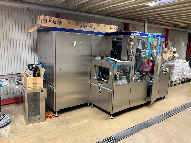 Tetra Pak Cardboard Packer 32 - Maquinaria de alimentación: foto 2 Tetra Pak Cardboard Packer 32 - Maquinaria de alimentación: foto 2