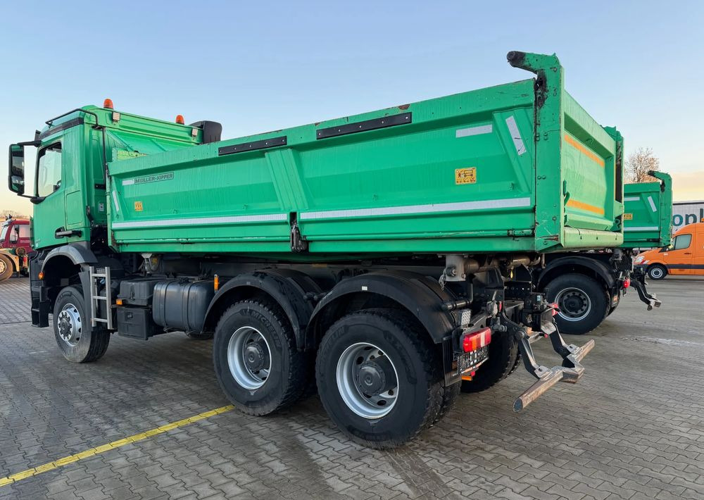 Mercedes-Benz AROCS 3345/6x6/ Wywrotka Miller Bordmatic - Volquete camión: foto 5 Mercedes-Benz AROCS 3345/6x6/ Wywrotka Miller Bordmatic - Volquete camión: foto 5