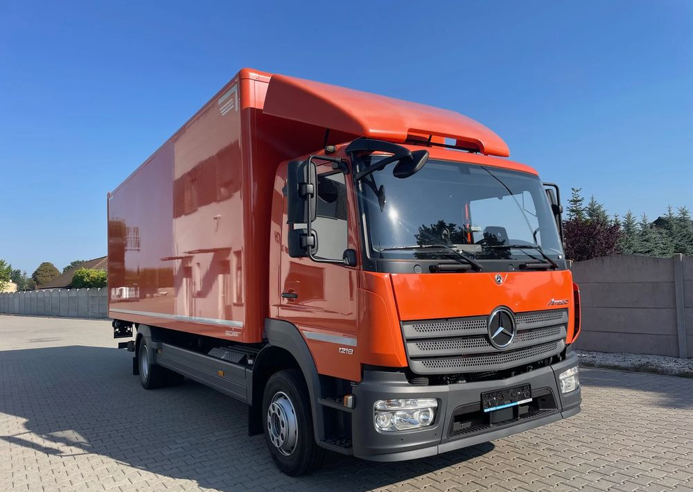 Mercedes-Benz ATEGO 1218 - Camión caja cerrada: foto 5 Mercedes-Benz ATEGO 1218 - Camión caja cerrada: foto 5