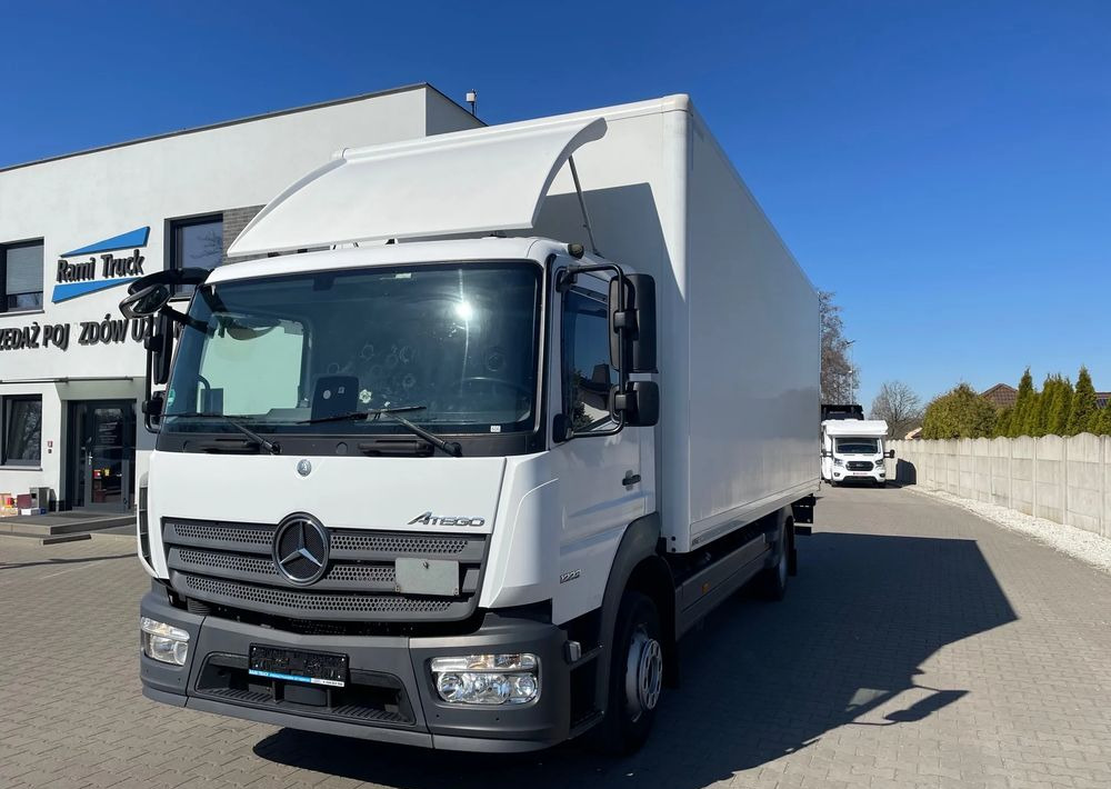 Camión caja cerrada Mercedes-Benz ATEGO 1223: foto 1