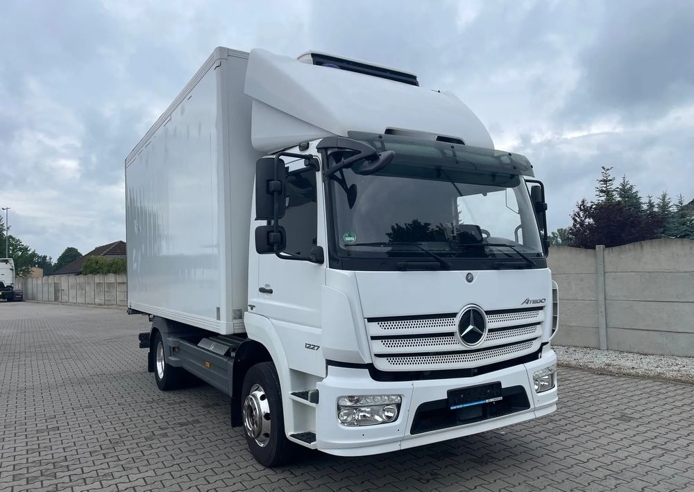 Mercedes-Benz ATEGO 1227 CHŁODNIA HAKOWA / HAKÓWKA - Frigorífico camión: foto 3 Mercedes-Benz ATEGO 1227 CHŁODNIA HAKOWA / HAKÓWKA - Frigorífico camión: foto 3