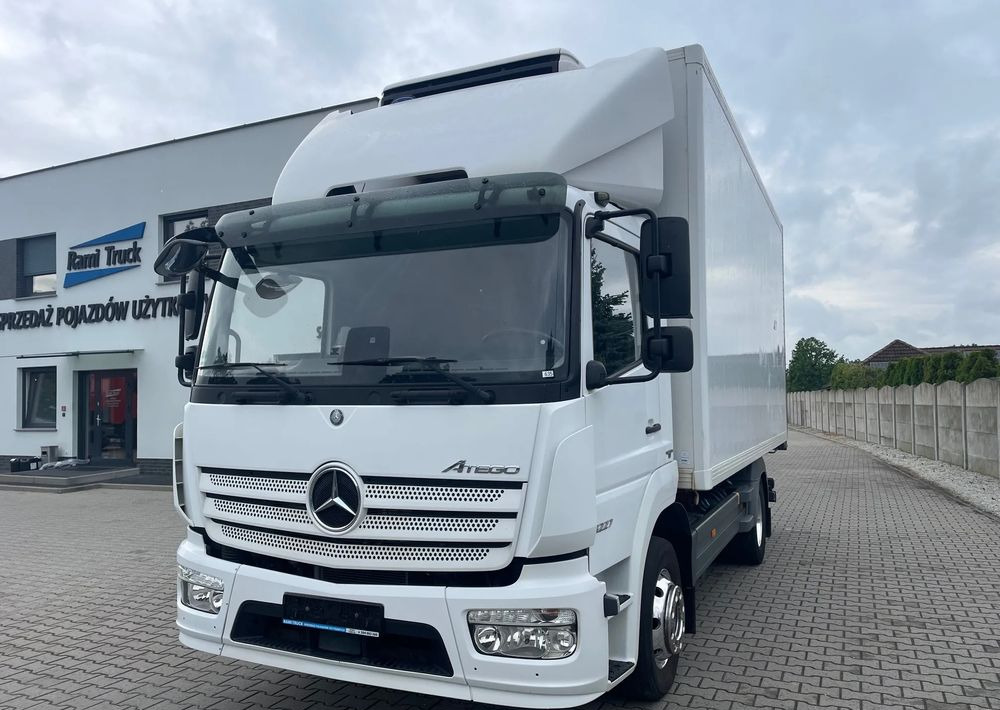 Mercedes-Benz ATEGO 1227 CHŁODNIA HAKOWA / HAKÓWKA - Frigorífico camión: foto 1 Mercedes-Benz ATEGO 1227 CHŁODNIA HAKOWA / HAKÓWKA - Frigorífico camión: foto 1