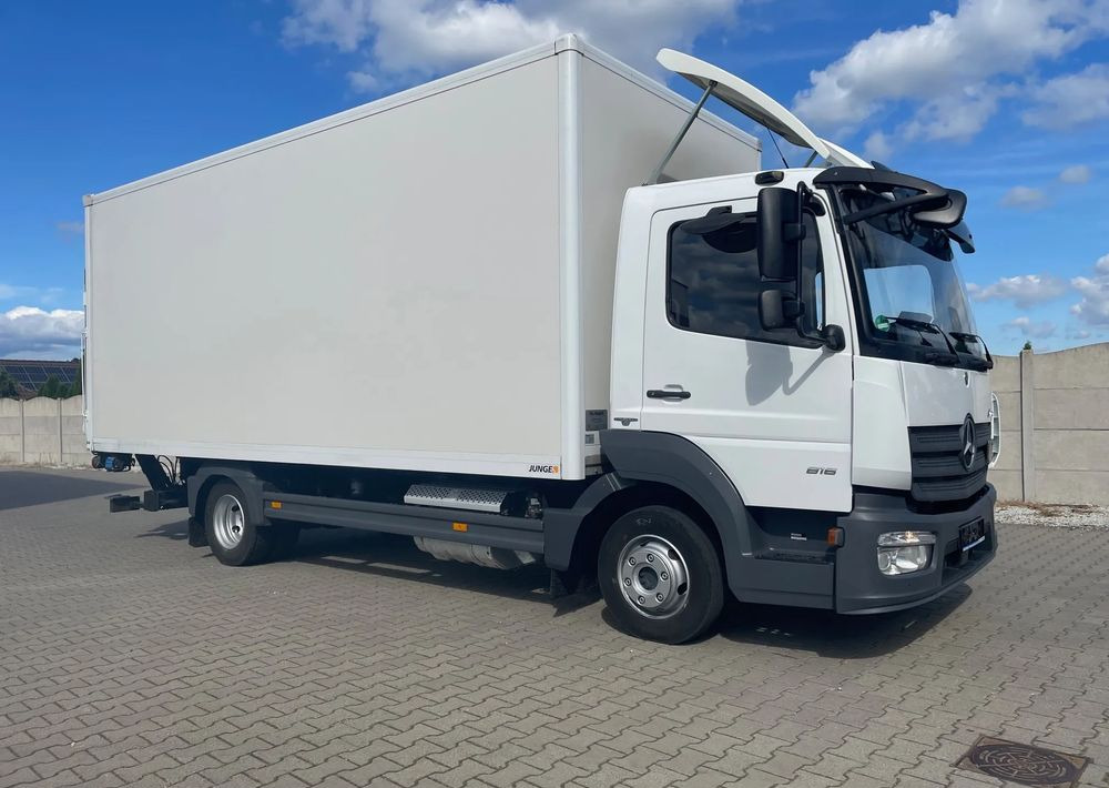 Mercedes-Benz ATEGO 816 ,ładowność 3,1 tony! - Camión caja cerrada: foto 4 Mercedes-Benz ATEGO 816 ,ładowność 3,1 tony! - Camión caja cerrada: foto 4