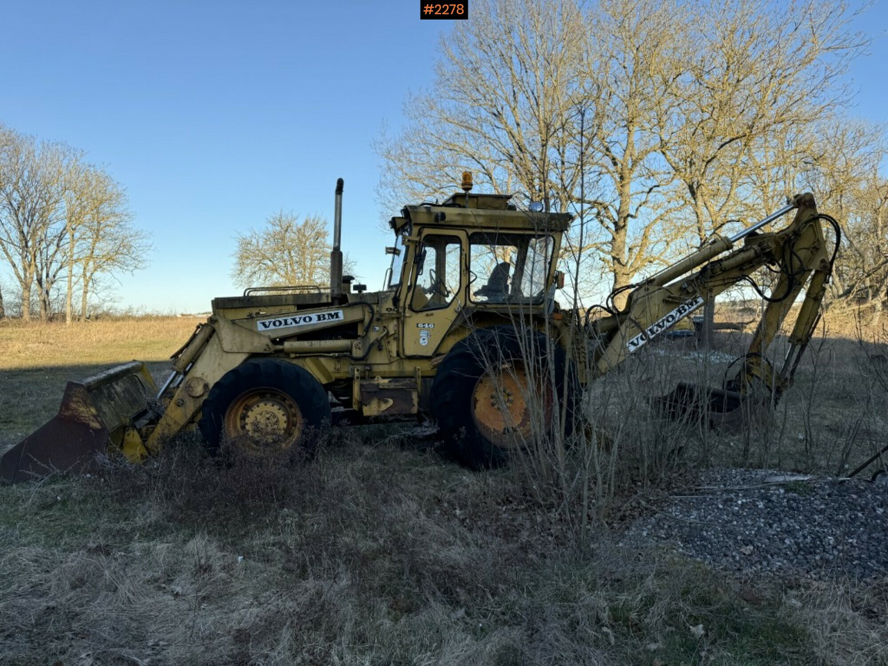 Backhoe loader Volvo BM 646 with attachments Repair object - Retroexcavadora: foto 3 Backhoe loader Volvo BM 646 with attachments Repair object - Retroexcavadora: foto 3
