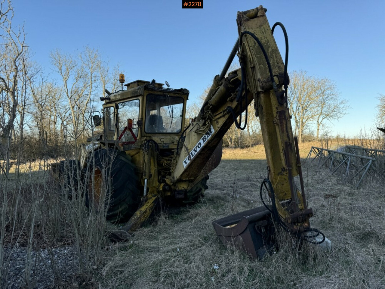 Backhoe loader Volvo BM 646 with attachments Repair object - Retroexcavadora: foto 5 Backhoe loader Volvo BM 646 with attachments Repair object - Retroexcavadora: foto 5