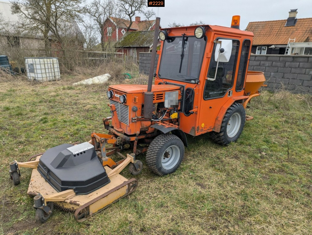 Tractor Holder P60 with multiple implements - Tractor: foto 1 Tractor Holder P60 with multiple implements - Tractor: foto 1