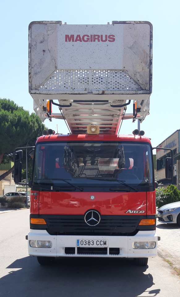 MERCEDES-BENZ 1528F MAGIRUS DLK 23-12 - Camión de bomberos: foto 3 MERCEDES-BENZ 1528F MAGIRUS DLK 23-12 - Camión de bomberos: foto 3