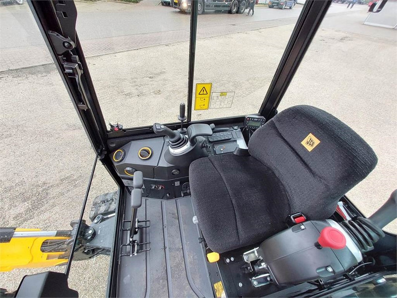 Miniexcavadora JCB 19C-1 PC: foto 7