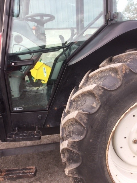 2016 Valtra A93, one local owner machine - Tractor: foto 5 2016 Valtra A93, one local owner machine - Tractor: foto 5