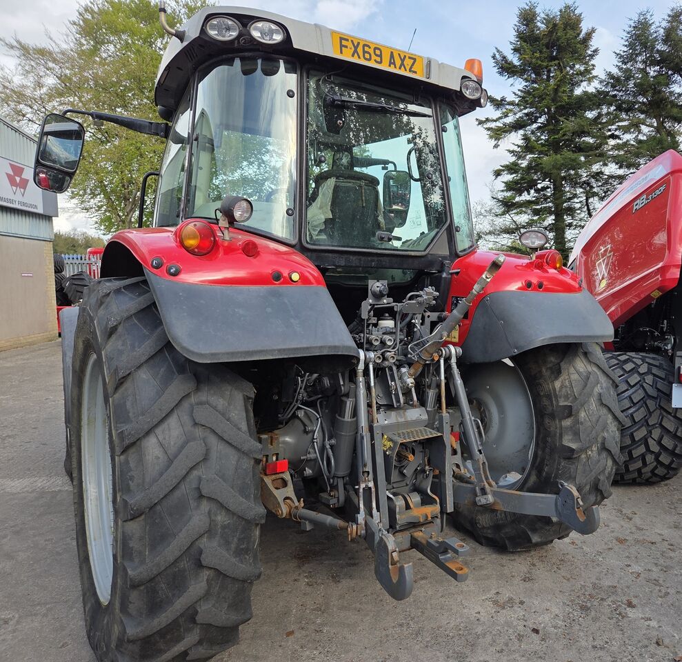 2019 MF 5713S, 2770 Hours - Tractor: foto 3 2019 MF 5713S, 2770 Hours - Tractor: foto 3