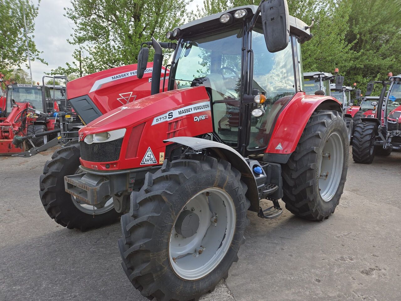 2019 MF 5713S, 2770 Hours - Tractor: foto 2 2019 MF 5713S, 2770 Hours - Tractor: foto 2
