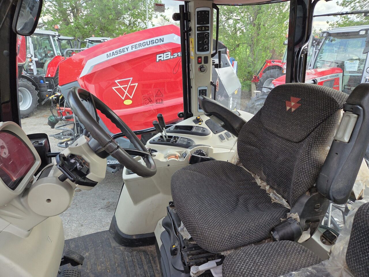 2019 MF 5713S, 2770 Hours - Tractor: foto 5 2019 MF 5713S, 2770 Hours - Tractor: foto 5