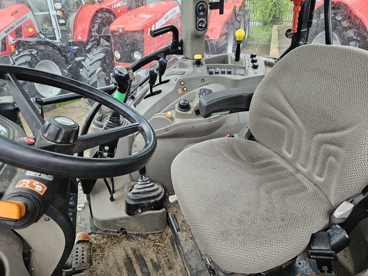Case 115U, 2014 with Quicke Loader - Tractor: foto 5 Case 115U, 2014 with Quicke Loader - Tractor: foto 5