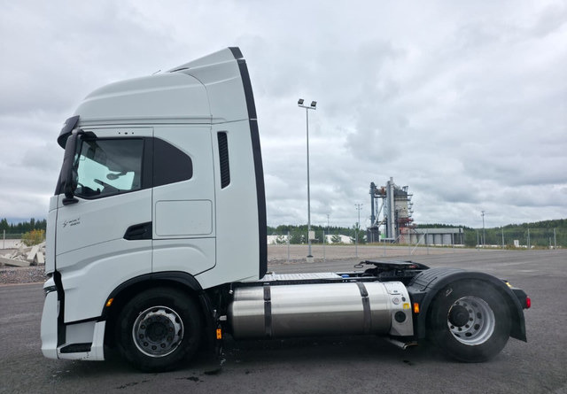 IvecoS-Way 460 4x2 LNG / LBG - Cabeza tractora: foto 2 IvecoS-Way 460 4x2 LNG / LBG - Cabeza tractora: foto 2