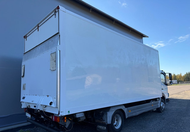 Mercedes-BenzAtego kaappi + perälauta - Camión caja cerrada: foto 5 Mercedes-BenzAtego kaappi + perälauta - Camión caja cerrada: foto 5