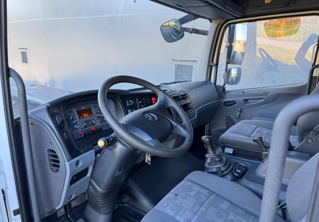 Camión caja cerrada Mercedes-BenzAtego kaappi + perälauta: foto 13