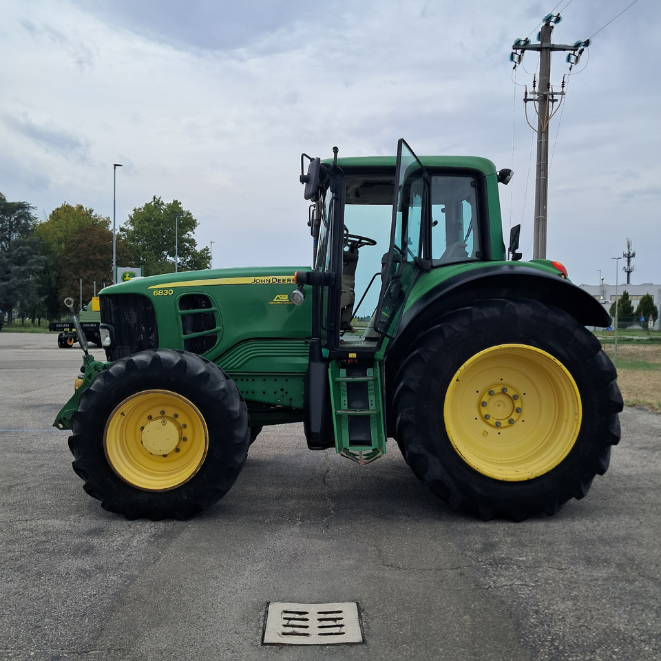 JOHN DEERE 6830 Premium - Tractor: foto 3 JOHN DEERE 6830 Premium - Tractor: foto 3