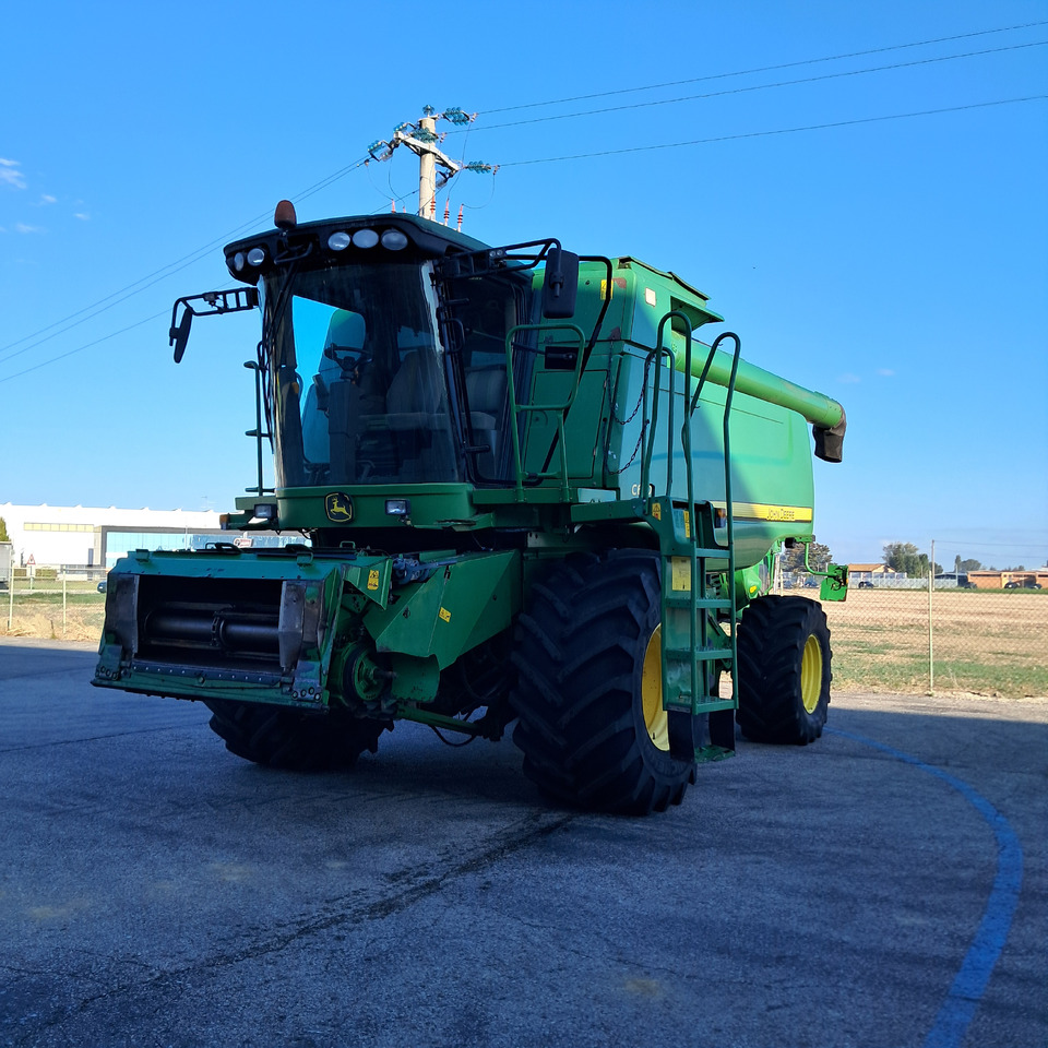JOHN DEERE C670 - Cosechadora de granos: foto 1 JOHN DEERE C670 - Cosechadora de granos: foto 1