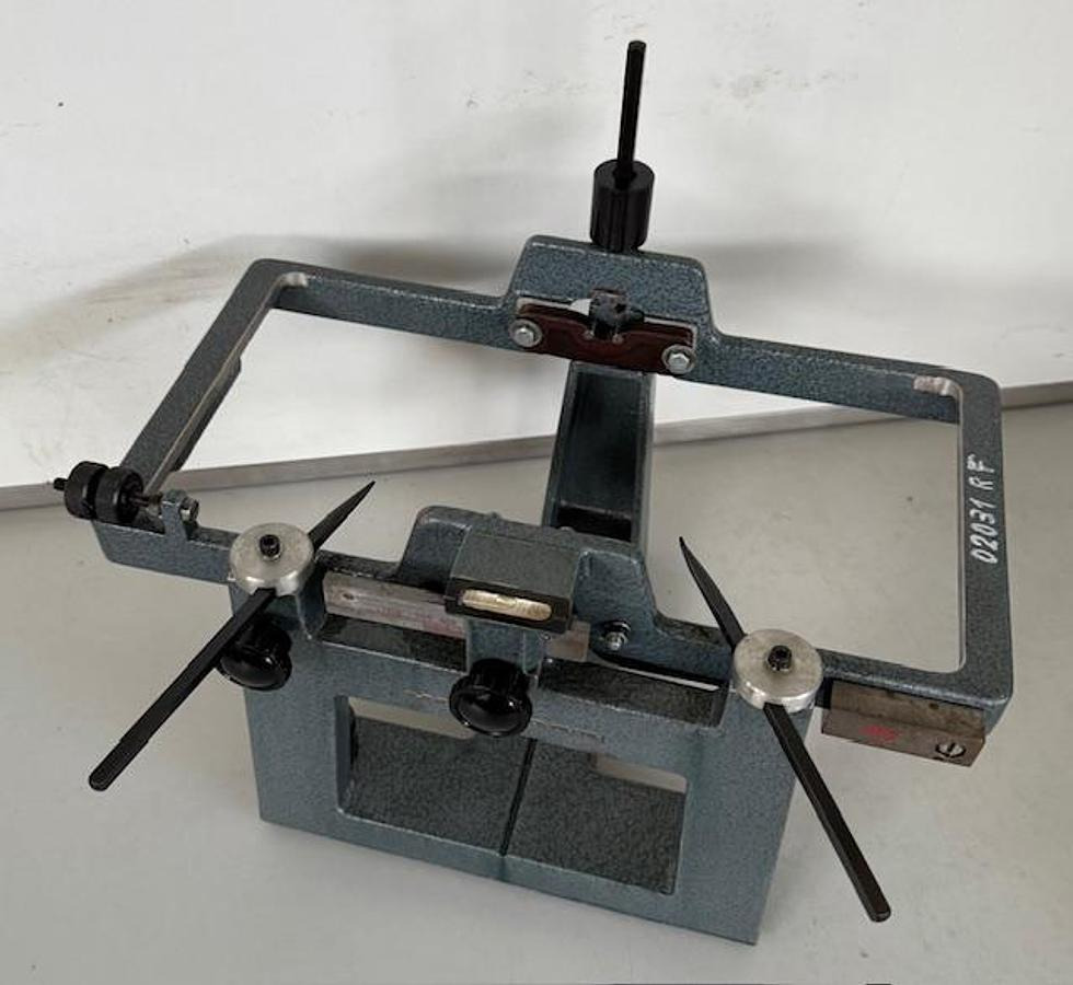 Schleifscheiben-Auswuchtwaage HOFMANN - Máquina para metal: foto 2 Schleifscheiben-Auswuchtwaage HOFMANN - Máquina para metal: foto 2
