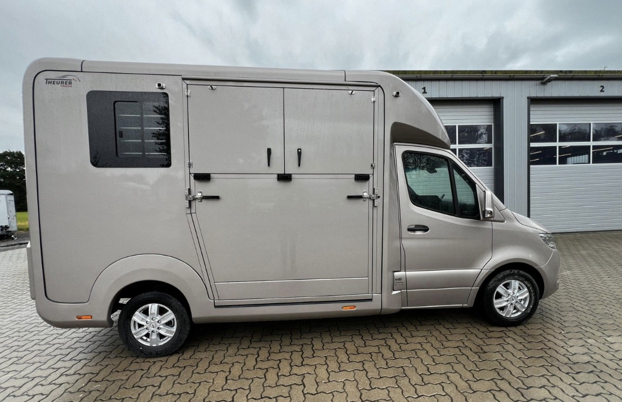MERCEDES-BENZ Sprinter - Camión para caballos: foto 1 MERCEDES-BENZ Sprinter - Camión para caballos: foto 1