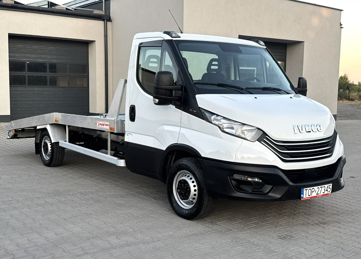 Iveco Daily 3.0 160KM Rok 2022 55 tys km przebiegu AUTOLAWETA Najazd laweta - Portavehículos camión: foto 1 Iveco Daily 3.0 160KM Rok 2022 55 tys km przebiegu AUTOLAWETA Najazd laweta - Portavehículos camión: foto 1