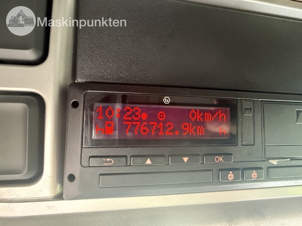 Cabeza tractora DAF 530: foto 49