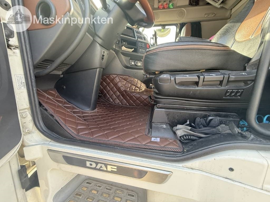 Cabeza tractora DAF 530: foto 32