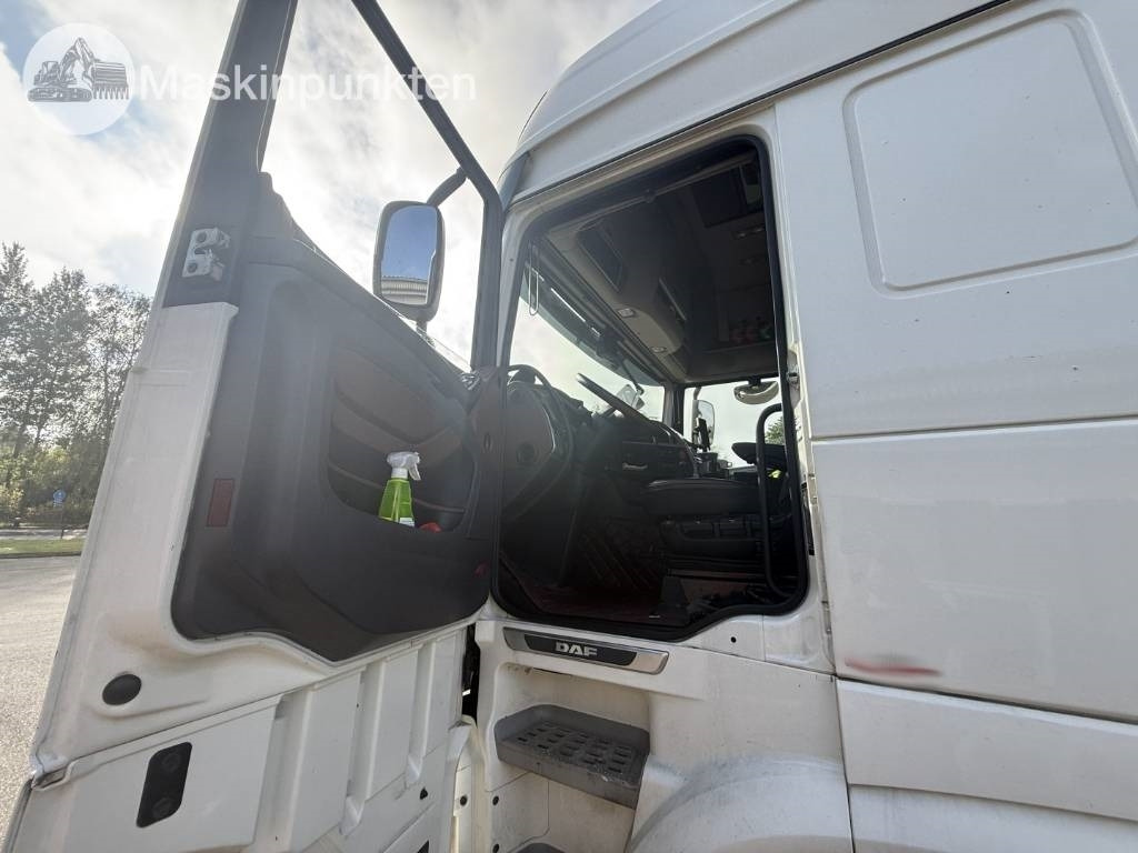 Cabeza tractora DAF 530: foto 30