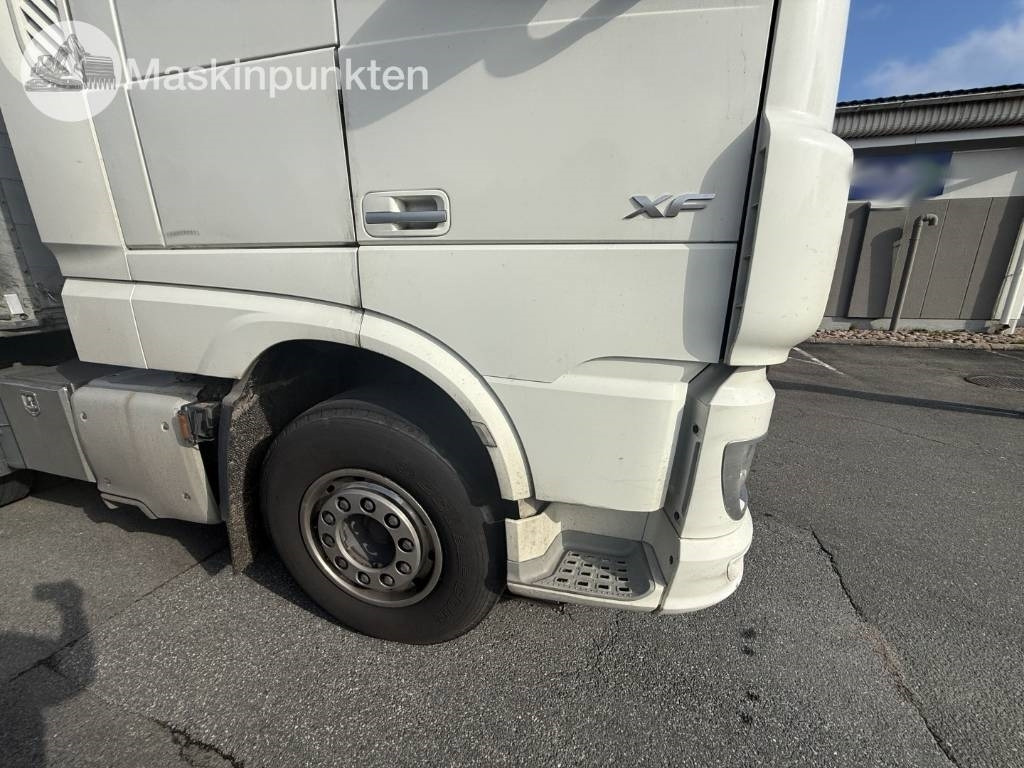 Cabeza tractora DAF 530: foto 17