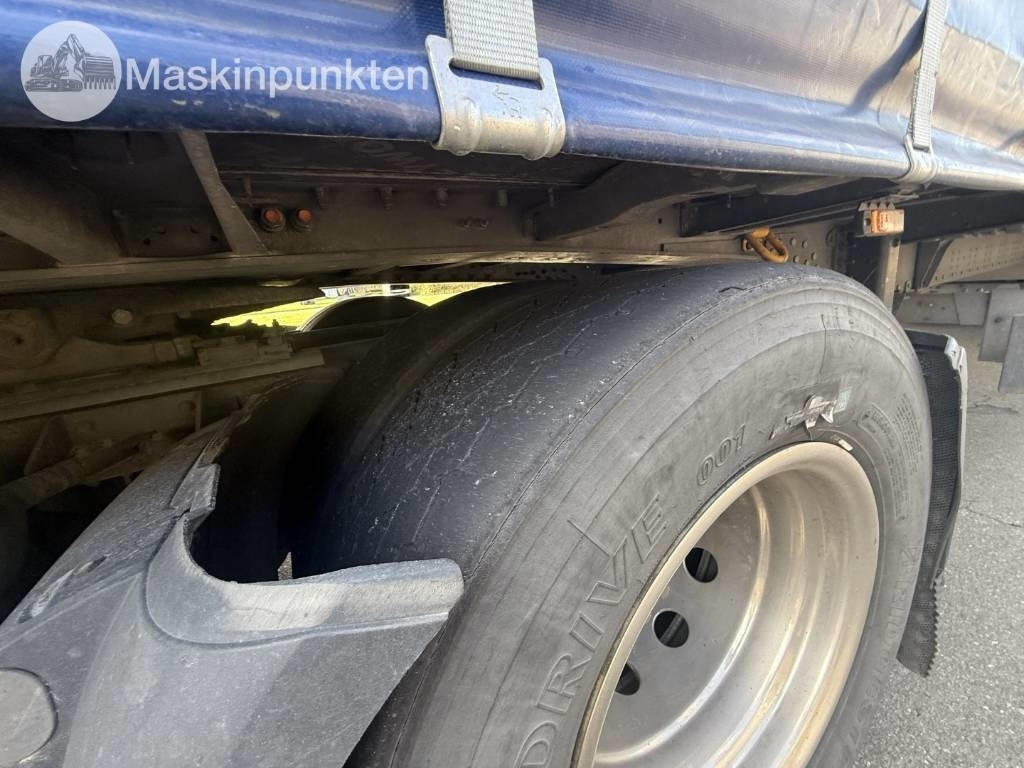 Cabeza tractora DAF 530: foto 24
