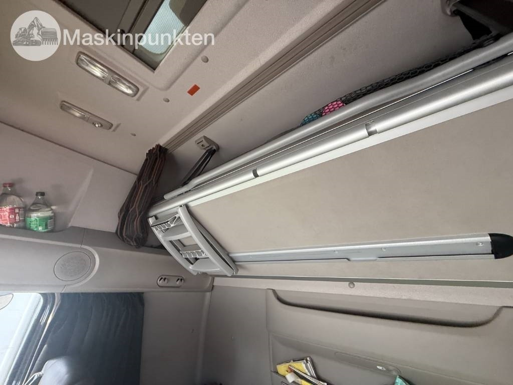 Cabeza tractora DAF 530: foto 36