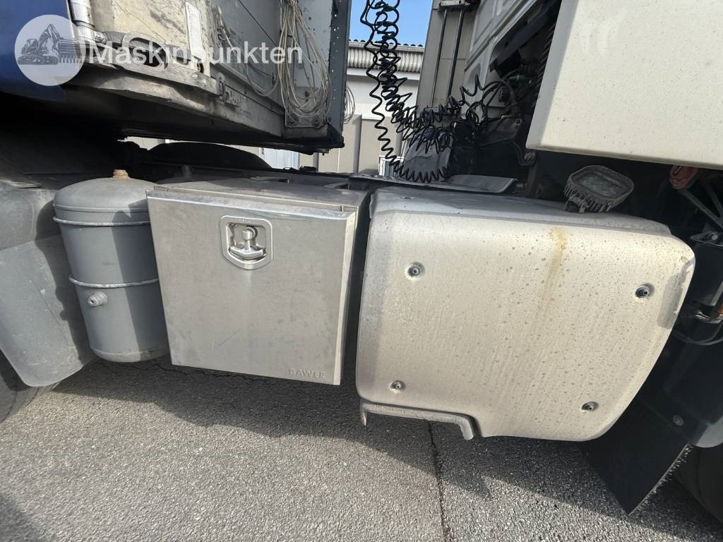 Cabeza tractora DAF 530: foto 15