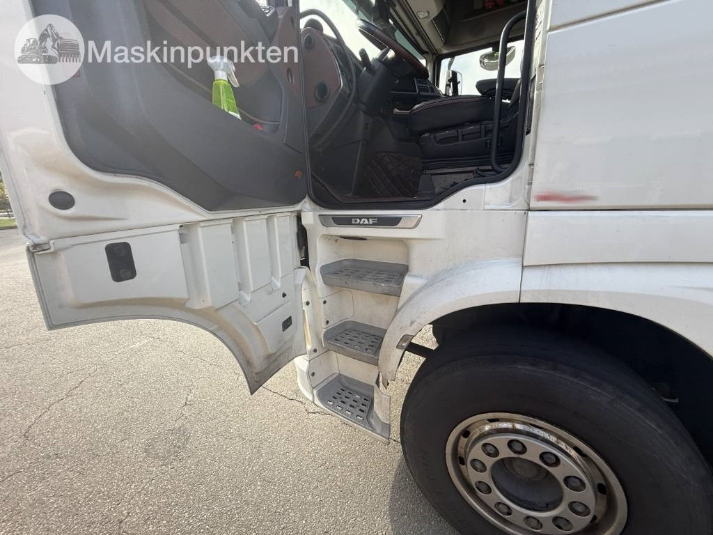 Cabeza tractora DAF 530: foto 29