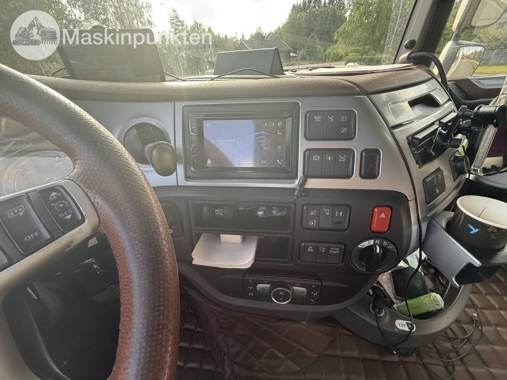 Cabeza tractora DAF 530: foto 44
