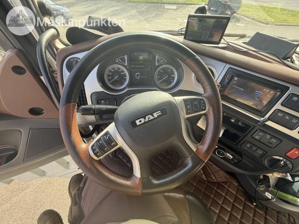 Cabeza tractora DAF 530: foto 42