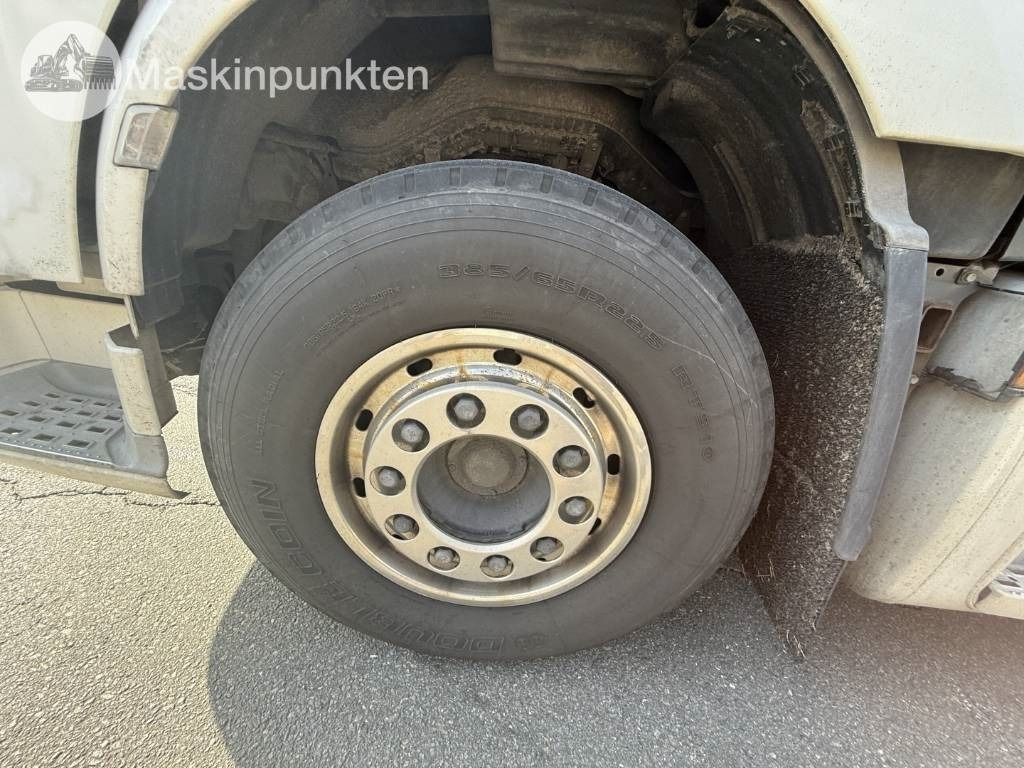 Cabeza tractora DAF 530: foto 27