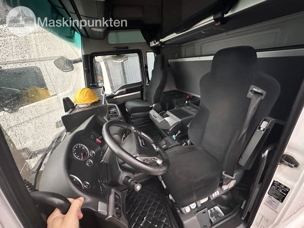 Cabeza tractora MAN TGX 28.500: foto 33