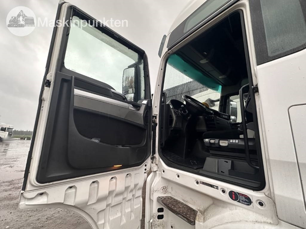 Cabeza tractora MAN TGX 28.500: foto 32