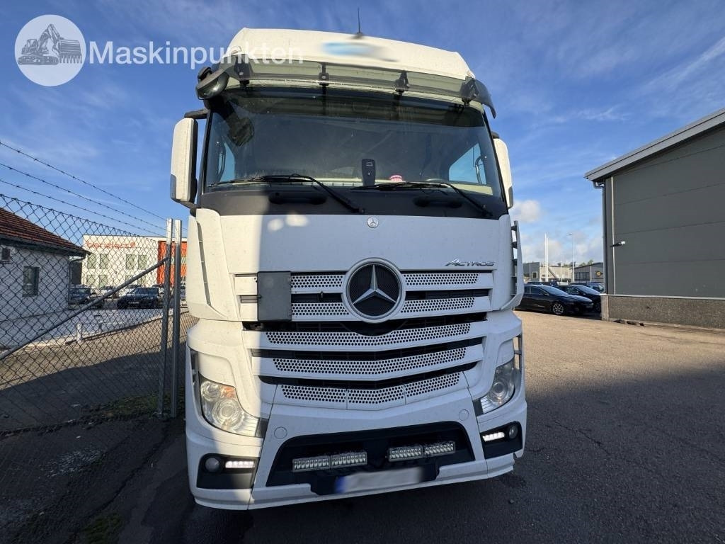 Mercedes-Benz Actros 963-4-C  - Cabeza tractora: foto 4 Mercedes-Benz Actros 963-4-C  - Cabeza tractora: foto 4