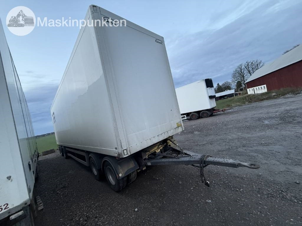 Ekeri S8-D - Caja cerrada remolque: foto 3 Ekeri S8-D - Caja cerrada remolque: foto 3