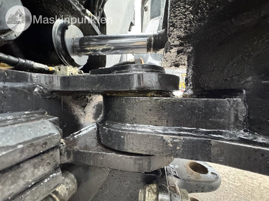 Retroexcavadora Huddig 1260 C redskap fram och bak: foto 24