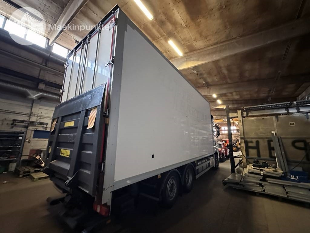 Mercedes-Benz Actros 2545 - Camión caja cerrada: foto 4 Mercedes-Benz Actros 2545 - Camión caja cerrada: foto 4