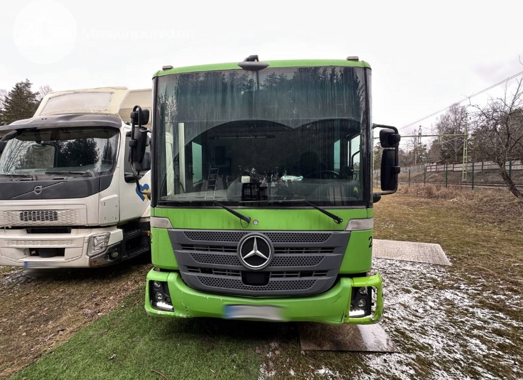 Mercedes-Benz Econic - Camión caja cerrada: foto 3 Mercedes-Benz Econic - Camión caja cerrada: foto 3