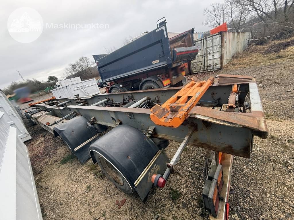 Mjölbysläpet SFL4-12,5-3 - Remolque multilift/ Portacontenedores de cadenas: foto 3 Mjölbysläpet SFL4-12,5-3 - Remolque multilift/ Portacontenedores de cadenas: foto 3